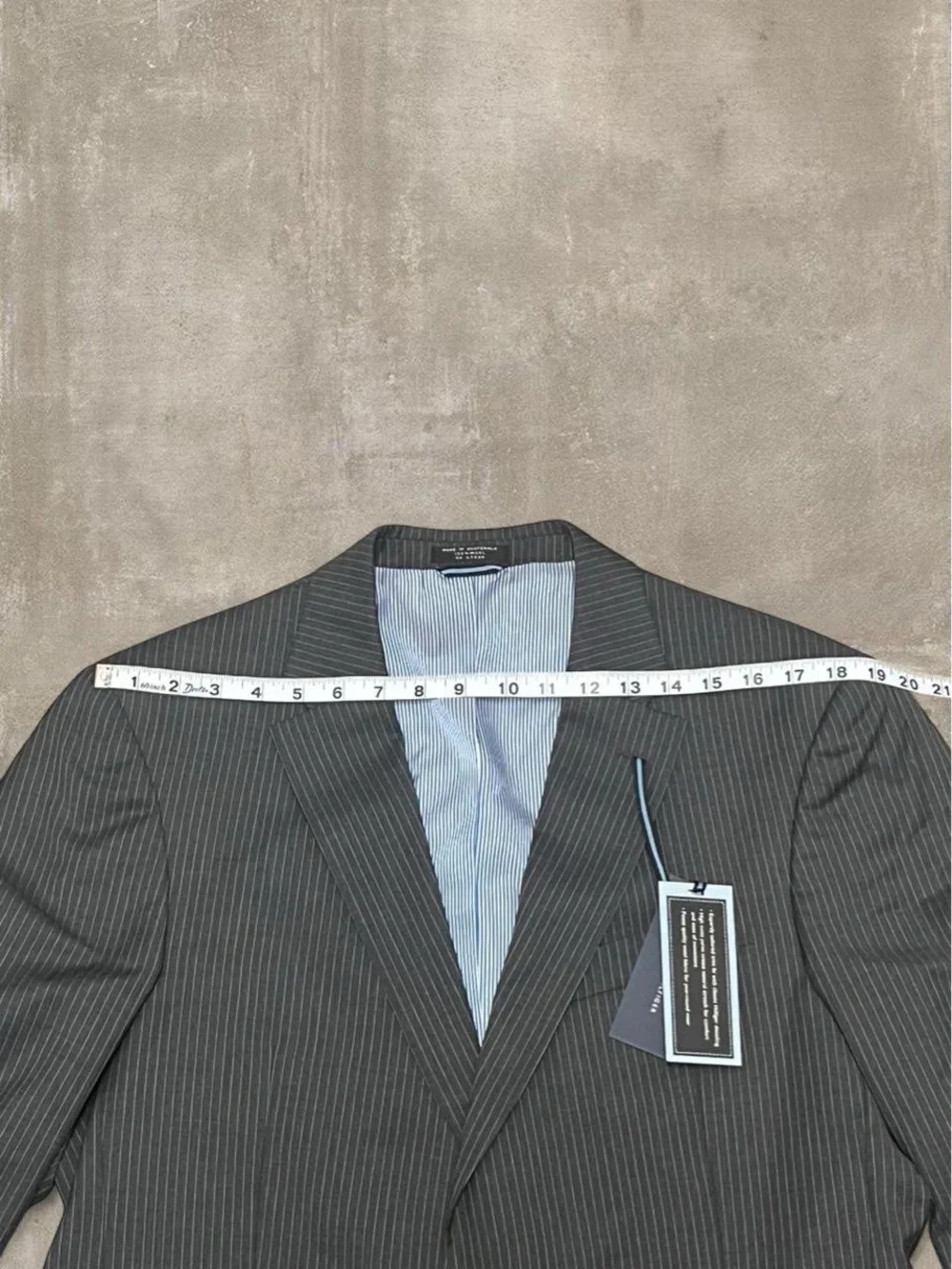 Tommy Hilfiger Men’s Gray Pinstripe Wool Suit 36x32 Blazer Jacket Set NWT